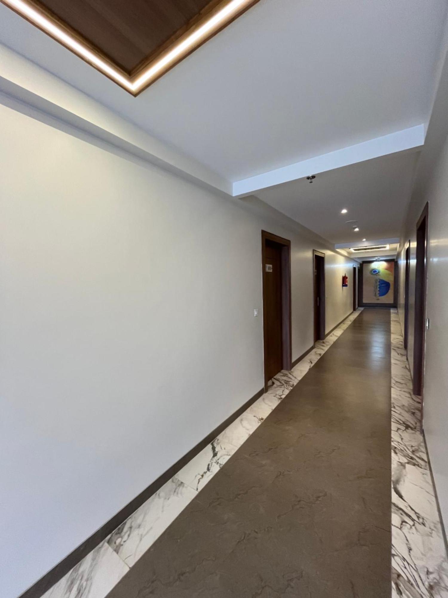Hotel Three Seasons Vrindāvan Exterior foto